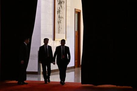 中共各部委被曝祭最严手机禁令 知情人揭内情