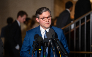 美众议长：已有足够票数保证周二政府开门