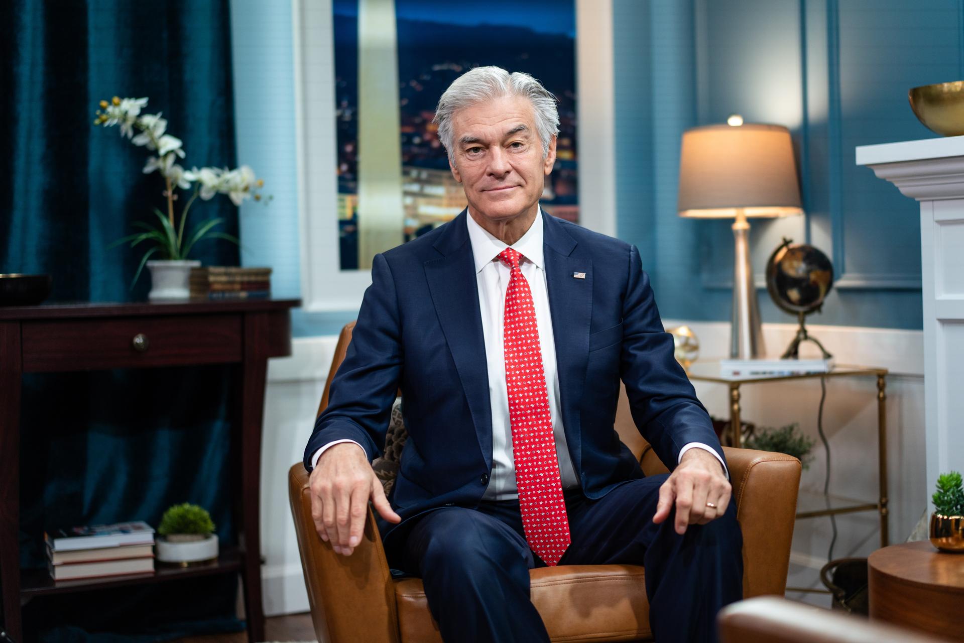 美健保主任赴法拉盛 揭老人活动中心涉诈欺