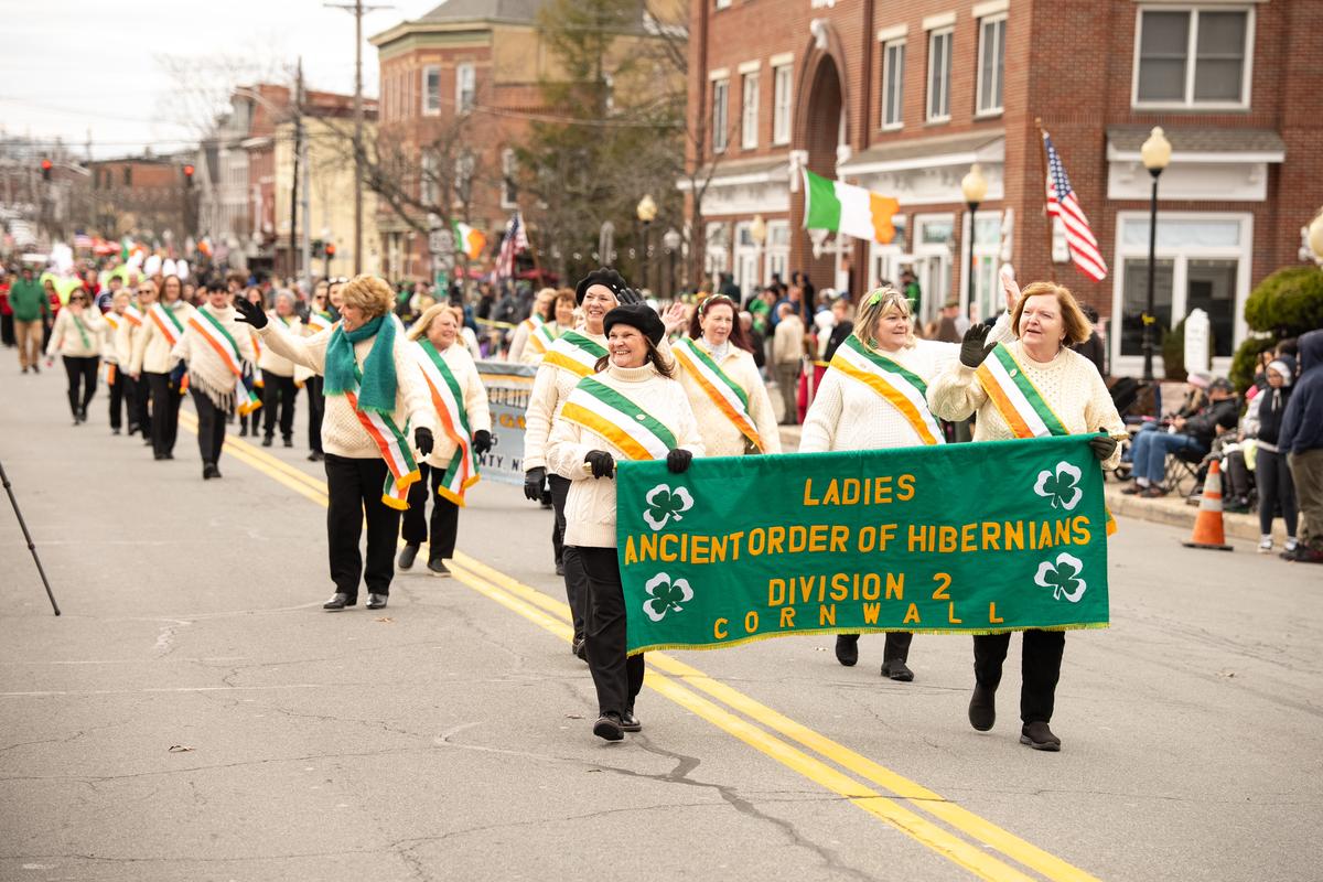 3月15日（周日）下午，纽约上州橙县（Orange County）戈申（Goshen）举办哈德逊河谷中部圣派翠克节游行（2026 Mid-Hudson St. Patrick's Parade）。（戴兵／大纪元）