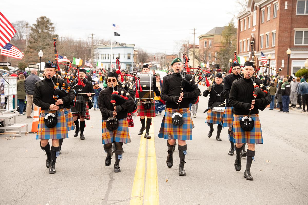3月15日（周日）下午，纽约上州橙县（Orange County）戈申（Goshen）举办哈德逊河谷中部圣派翠克节游行（2026 Mid-Hudson St. Patrick's Parade）。（戴兵／大纪元）