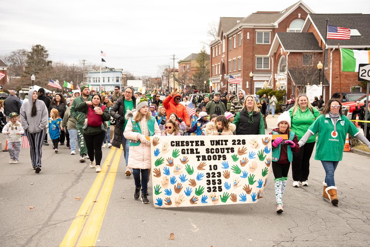 3月15日（周日）下午，纽约上州橙县（Orange County）戈申（Goshen）举办哈德逊河谷中部圣派翠克节游行（2026 Mid-Hudson St. Patrick's Parade）。（戴兵／大纪元）