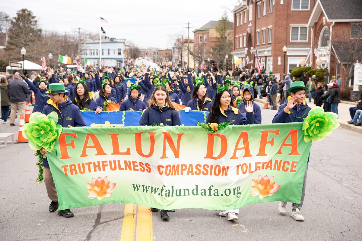 3月15日（周日）下午，纽约上州橙县（Orange County）戈申（Goshen）举办哈德逊河谷中部圣派翠克节游行（2026 Mid-Hudson St. Patrick's Parade）。（戴兵／大纪元）