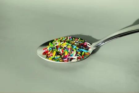 微塑胶已入侵骨骼？动物实验揭骨折风险警讯