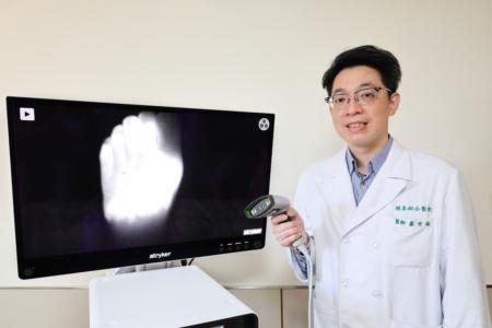 脚肿查不出原因 萤光淋巴摄影一照真凶现形