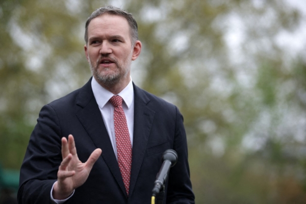 格里尔：中共介入伊朗问题 使美中局势复杂化