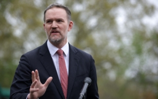 格里尔：中共介入伊朗问题 使美中局势复杂化