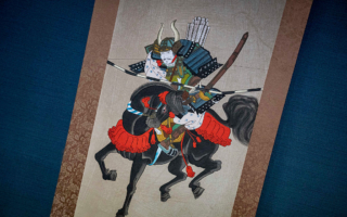 日本武士身穿盔甲骑马的样貌。(Yuichi YAMAZAKI / AFP via Getty Images)