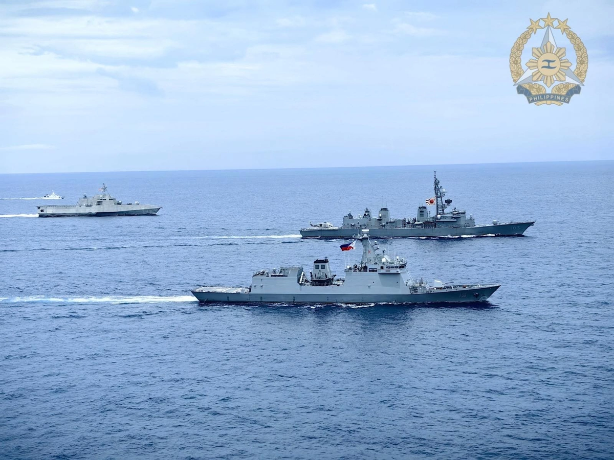 2026年7月21日至25日,美國、日本和菲律賓軍隊在南海舉行了一次海上聯合演習。(SSg Manzano, Cpl Mancawan/The Armed Forces of the Philippines)