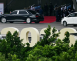 全球围观习健康问题 分析：他走路不稳无法辟谣